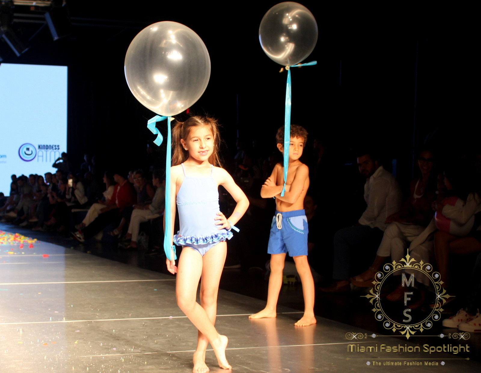 Hijos de Celebridades Hispanas Caminan La Pasarela del Miami Fashion Week Con ‘La Inclusión está de Moda’ de Pamela de Haro