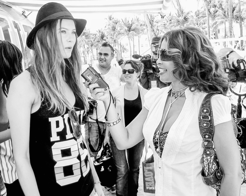 Lissette Rondon (right) and Behati Prinsloo (left), Victoria's Secret Angel and supermodel.