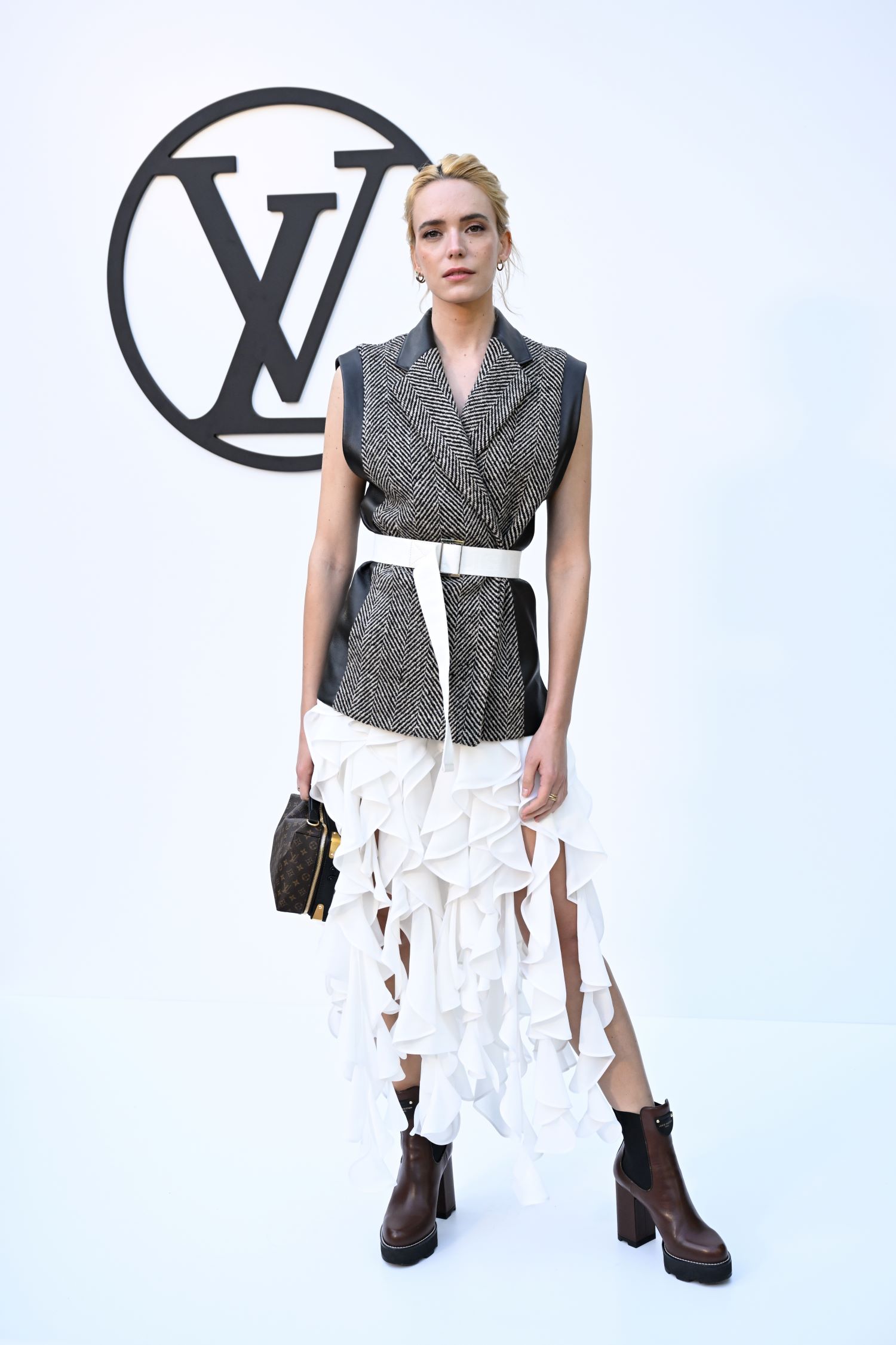 STACY MARTIN attending the Cruise 2025 Fashion Show by Louis Vuitton in Barcelona | CRUISE 2025 FASHION SHOW COLLECTION © Louis Vuitton – All rights reserved | Courtesy of Gnazzo Group.